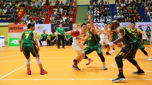 VBA 2017: Hanoi Buffaloes hạ chủ nhà Cantho Catfish nhờ tài ném phạt