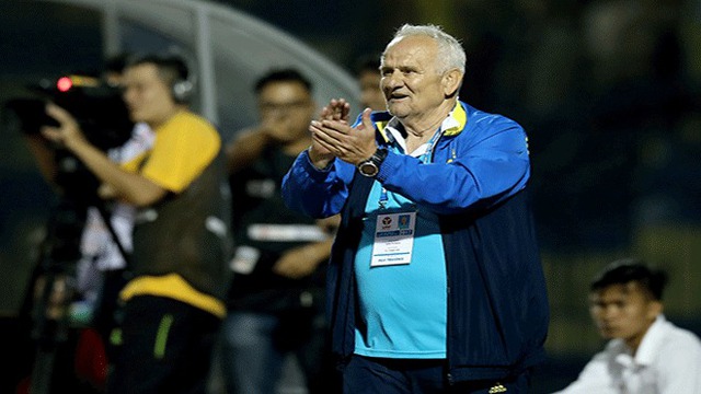 Cựu tuyển thủ Công Minh: ‘FLC Thanh Hóa lợi thế hơn Hà Nội nhờ HLV Petrovic’