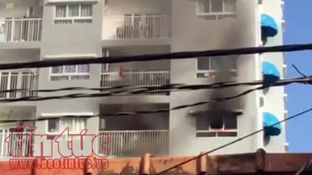 VIDEO: Cháy căn hộ chung cư Ihome ở quận Gò Vấp, cư dân tháo chạy