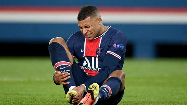 PSG đứng ngồi không yên với chấn thương của Mbappe