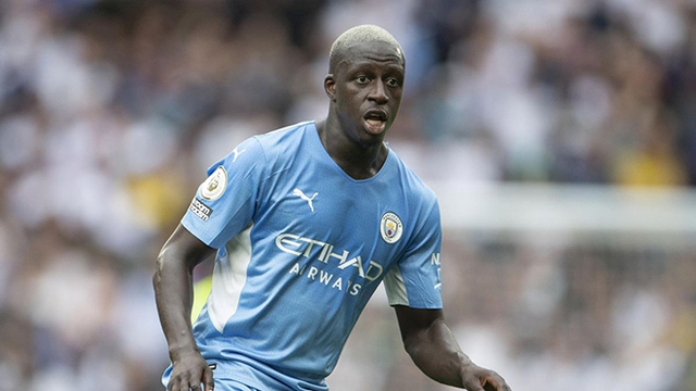 Man City cấm thi đấu Benjamin Mendy vì cáo buộc hiếp dâm