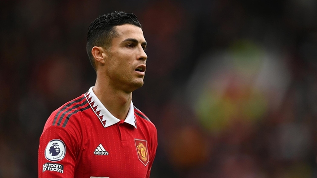 Tin MU 18/10: Thứ hạng bóng vàng của Ronaldo siêu thấp. Dalot xác nhận tương lai