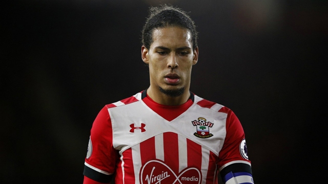 Bị Liverpool 'bỏ rơi', Virgil van Dijk thẫn thờ đợi tin từ Man United, Man City và Chelsea