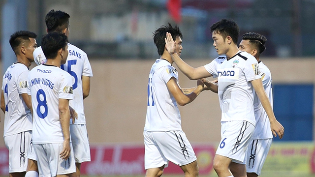 Chuyển nhượng V-League: HLV Kiatisak sẽ giúp HAGL đáng gờm