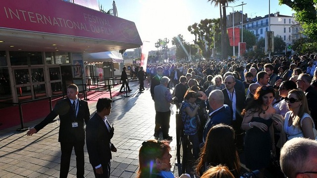 Di tản khán giả khỏi rạp chiếu phim Cannes vì nghi ngờ đánh bom