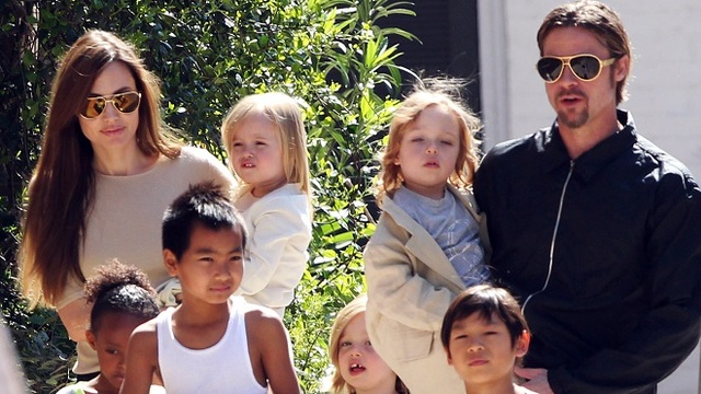 Các con cầu xin Angelina Jolie mời Brad Pitt tới tiệc sinh nhật cô