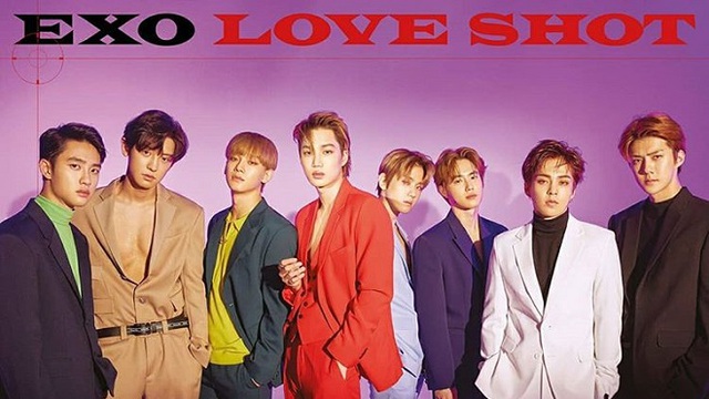 EXO tung sách ảnh và album live về chuyên lưu diễn thế giới vừa qua