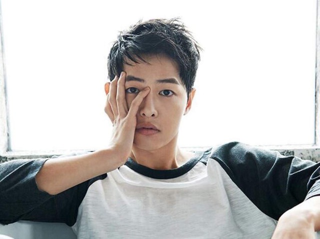 Song Joong Ki, Song Joong Ki hẹn hò với nữ luật sư, Song Joong Ki có tình mới, Song Joong Ki phủ nhận tin đồn có tình mới, tin đồn về tình mới của Song Joong Ki