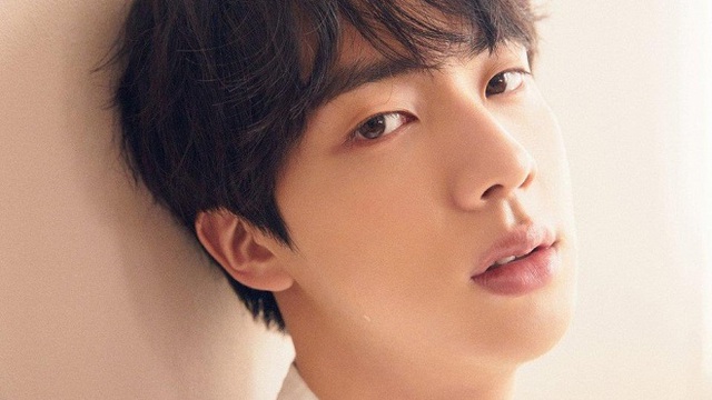 Jin BTS tiết lộ bí mật về dấu đỏ 'bí ẩn' gây chú ý trên cổ