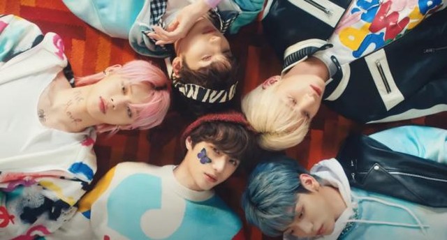 TXT, TXT lập kỷ lục doanh số, The Chaos Chapter: Freeze, TXT 2021, TXT BTS, TXT kỷ lục, TXT kỷ lục 2021, album mới TXT