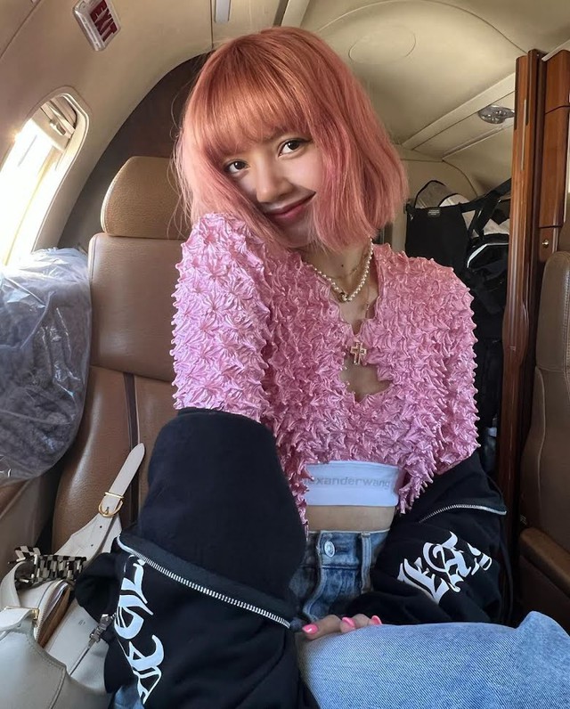 blackpink, lisa, lisa outfit, lisa croptop, diện croptop đẹp, croptop style, lisa blackpink style, lisa blackpink hút hồn croptop, bts, jungkook, v bts, jimin