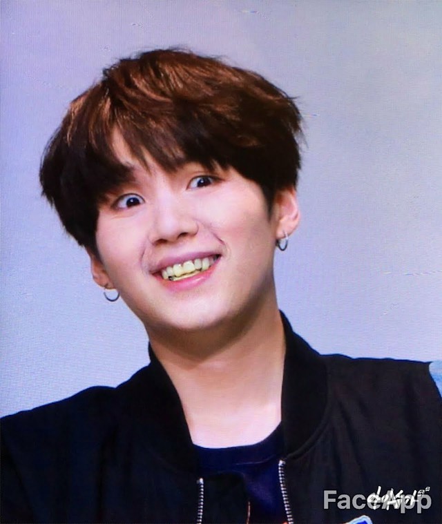 bts, army đua nhau làm bts cười, bts cười đáng sợ, bts weird, jungkook, v bts, jimin, bts fake smile, bts faceapp, jungkook cute, jungkook sexy, jungkook girlfriend