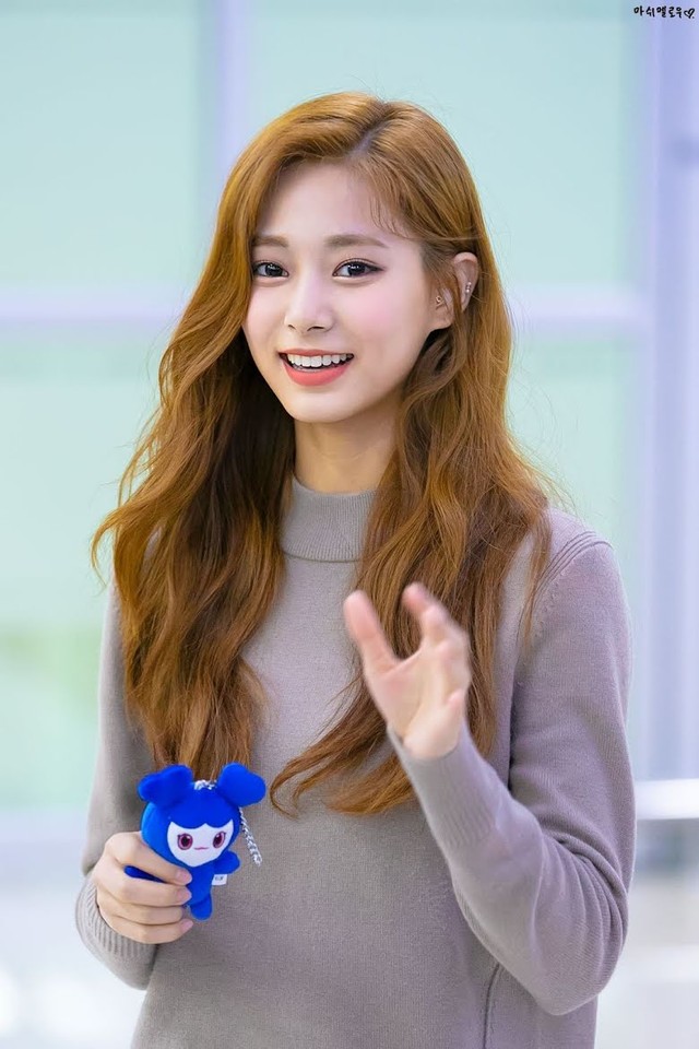 Twice, Kpop Style, Tzuyu, Tzuyu Style, Twice cheap moment, Tzuyu cheap moment, cách cực dễ để nữ tính quyến rũ như Tzuyu, phong cách Tzuyu, mặc như sao kpop