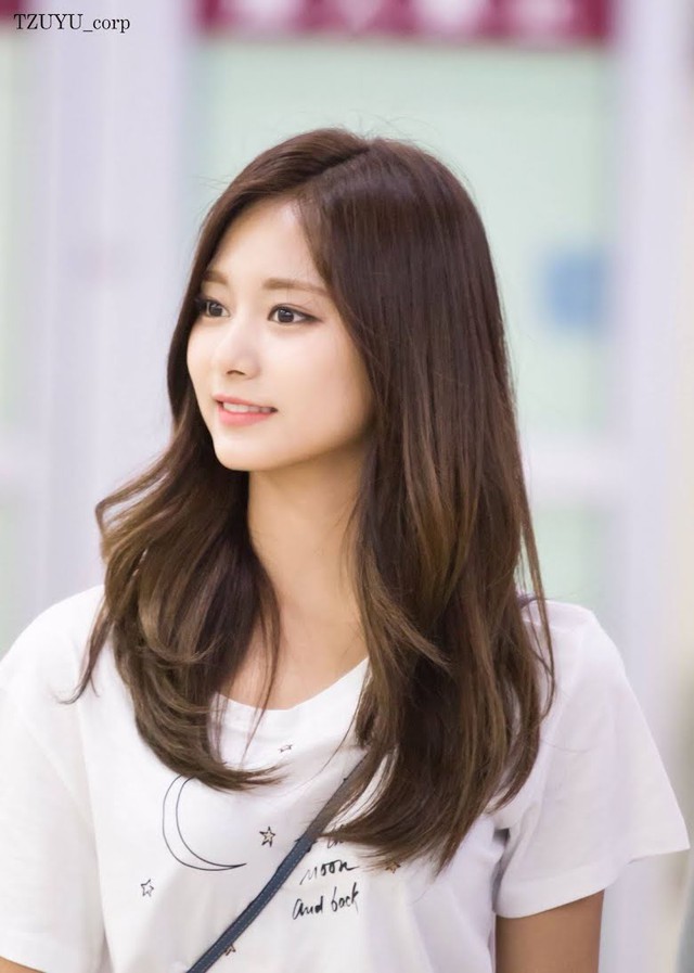 Twice, Kpop Style, Tzuyu, Tzuyu Style, Twice cheap moment, Tzuyu cheap moment, cách cực dễ để nữ tính quyến rũ như Tzuyu, phong cách Tzuyu, mặc như sao kpop