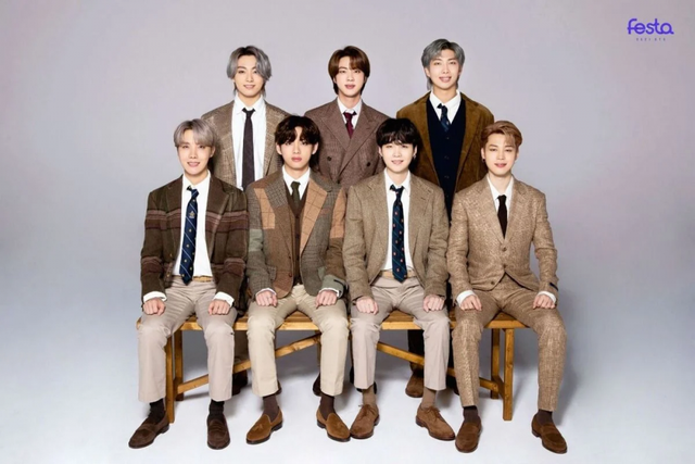 BTS, BTS ảnh gia đình theo thời gian, BTS Festa through years, BTS family photos, BTS Festa, BTS Festa 2022, BTS photo 2022, Jin, Jimin, Jungkook, J-Hope, RM, Suga, V, 