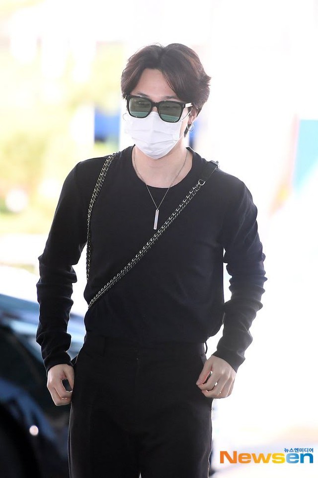 BTS, Jimin, Jimin lên đồ đỉnh cao sang Mỹ, J-Hope, Jimin airport, Jimin outfit, Jimin fashion, Jimin 2022, Lollapalooza, BTS Chương 2, BTS solo, Jin, Jungkook, RM, Suga,V