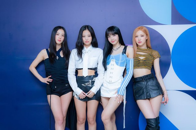 Blackpink, Rose Blackpink, Rose luôn tạo dáng này khi chụp cùng Blackpink, Rose Blackpink pose, Rose Blackpink height, Jennie, Jisoo, Lisa, chiều cao Blackpink