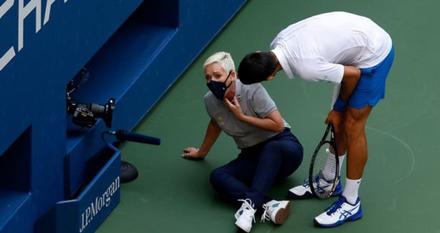 US Open, Djokovic, Fan Djokovic khủng bố dọa giết nữ trọng tài bị đánh trúng mặt, Djokovic đánh bóng trúng mặt trọng tài, Djokovic bị loại, lịch thi đấu Mỹ mở rộng 2020