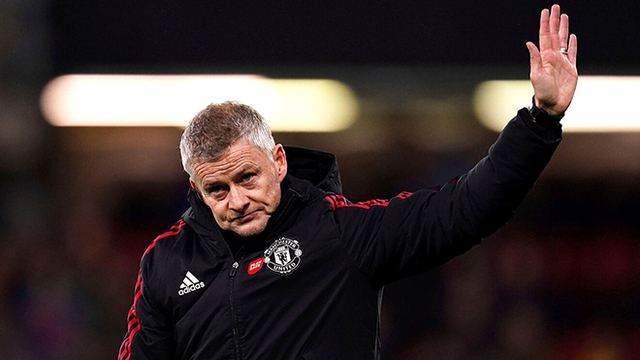 MU sa thải Ole Solskjaer, bổ nhiệm Darren Fletcher làm HLV tạm quyền