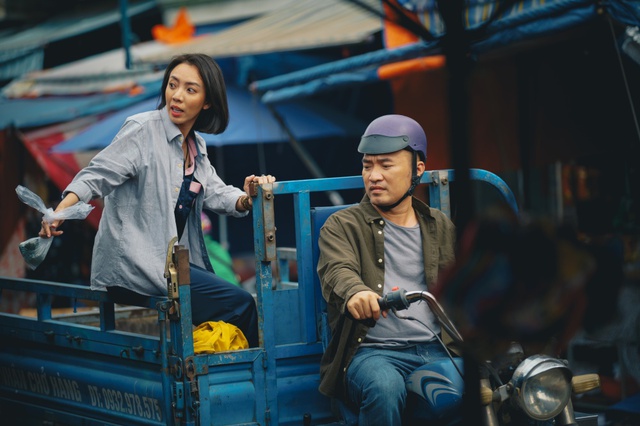 'Chuyện xóm tui 2' của Thu Trang ngập drama, Tiến Luật bị đánh đến vỡ đầu