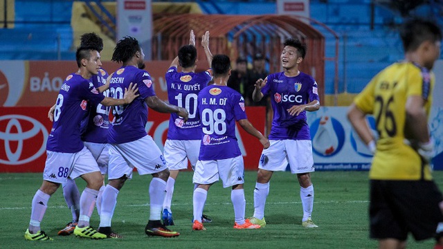 10 phút ghi 3 bàn, Hà Nội FC đẩy Long An đến gần hơn với suất xuống hạng 