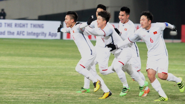 U23 Việt Nam - U23 Hàn Quốc: Quang Hải gây bất ngờ với cú sút xa ghi bàn tuyệt đẹp