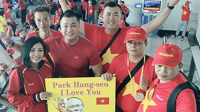 Sang Philippines xem chung kết, Lý Hùng - Phương Thanh vỡ oà vì U22 Việt Nam giành HCV SEA Game 30