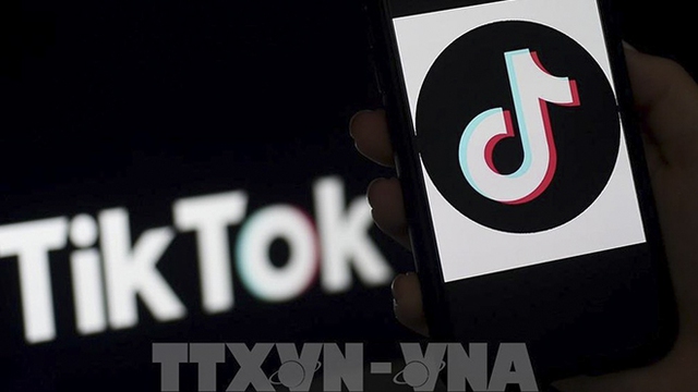 YouTube ra mắt tính năng tạo video mới để cạnh tranh với TikTok 