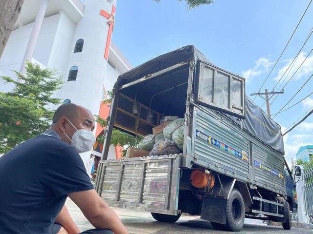 Sài Gòn ta thương, Quốc Thuận, Quyền Linh, xem Sài Gòn ta thương tập 4, minh râu đồng nai, Sài Gòn ta thương tập 4, xem sai gon ta thuong tap 4, minh râu là ai, minh râu bán rau