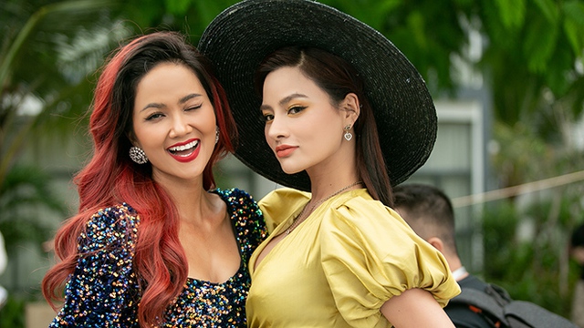Vũ Thu Phương khoe vòng 1 nóng bỏng chấm thi Hoa hậu Hoàn vũ Việt Nam