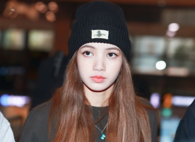 Blackpink, Lisa, Lisa Blackpink, Blackpink Lisa, mái bằng Lisa, mái bằng Lisa Blackpink, Lisa Blackpink mái bằng, tóc mái Lisa, tóc mái Lisa Blackpink, búp bê Lisa