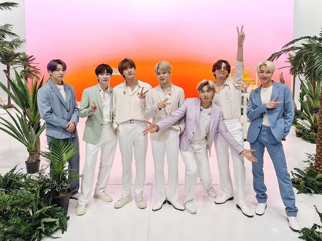 BTS, RM, RM BTS, BTS RM, BTS hát tiếng Anh, trưởng nhóm BTS, Jin, Jimin, Jungkook, Jhope, JHope, Suga, V BTS, Suga BTS, Jin BTS, Jungkook BTS, Jimin BTS, Jhope BTS