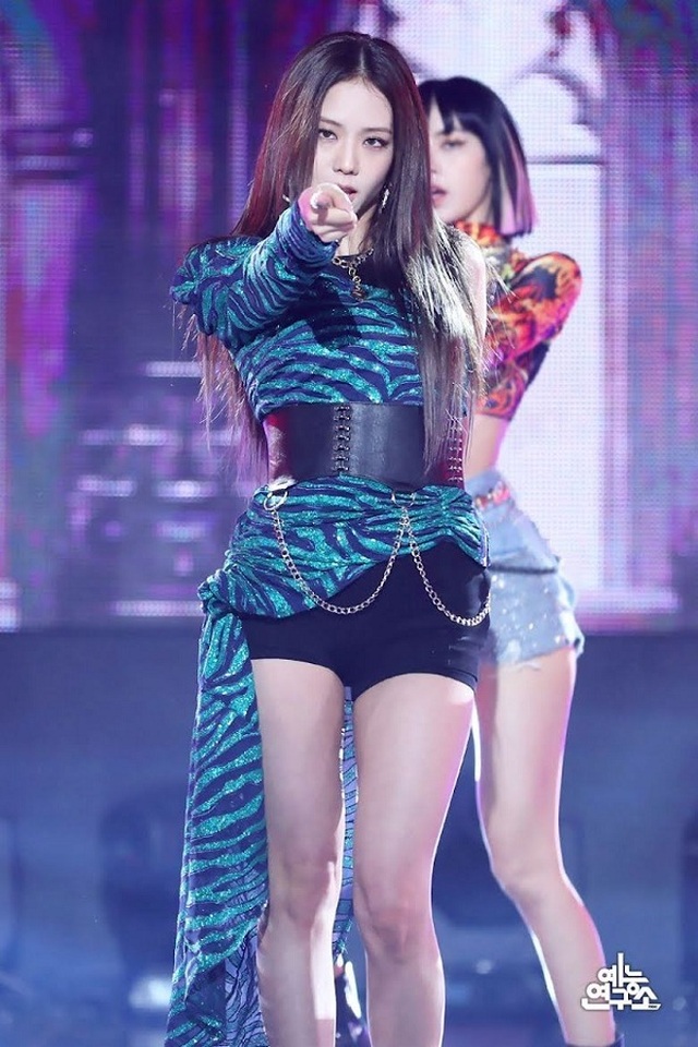 Blackpink, Jisoo, Jisoo Blackpink, Blackpink Jisoo, corset Jisoo, Jisoo mặc corset, Jisoo gợi cảm, chị cả Blackpink, Rose, Lisa, Jennie, Rose Blackpink, Lisa Blackpink