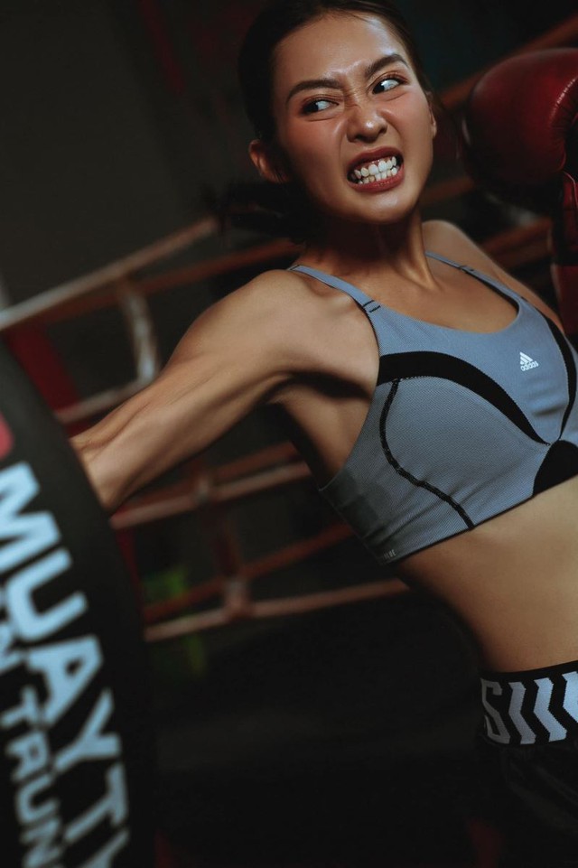 Khả Ngân, nữ diễn viên, hot girl boxing, hot boxing girl, Vbiz, boxing, Hậu duệ mặt trời, Nàng tiên có 5 nhà, 11 tháng 5 ngày, Khả Ngân tập boxing, Khả Ngân boxing