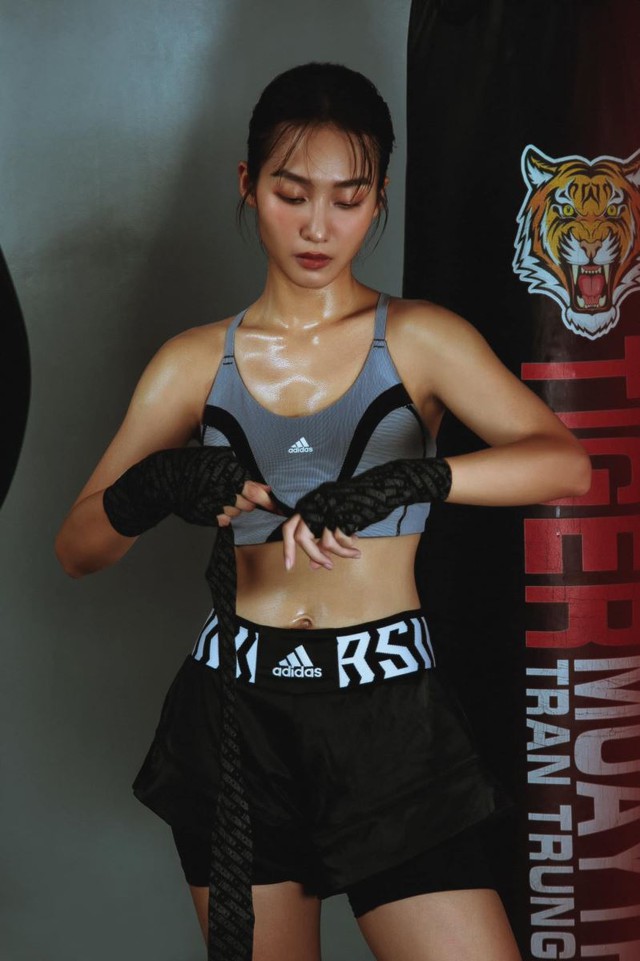 Khả Ngân, nữ diễn viên, hot girl boxing, hot boxing girl, Vbiz, boxing, Hậu duệ mặt trời, Nàng tiên có 5 nhà, 11 tháng 5 ngày, Khả Ngân tập boxing, Khả Ngân boxing