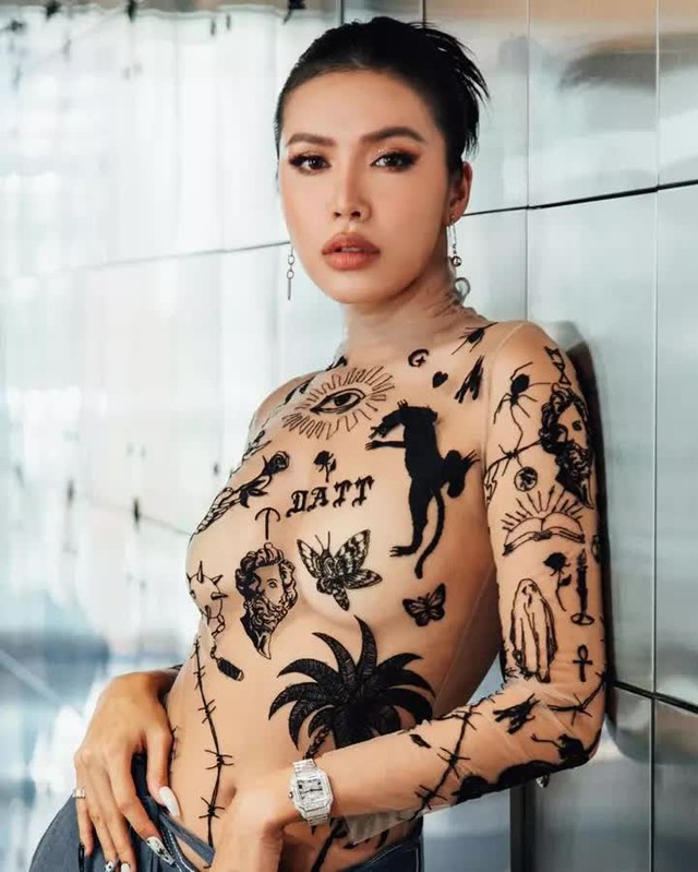 Minh Tú, Ngọc Trinh, nữ hoàng nội y, Minh Tú đụng hàng Ngọc Trinh, người mẫu, Vbiz, showbiz, siêu mẫu Minh Tú