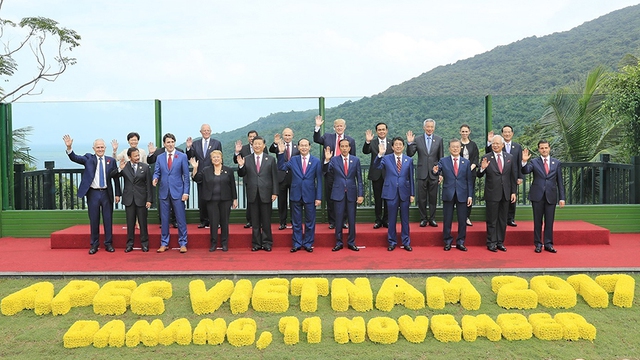 VIDEO: Chủ tịch nước Trần Đại Quang chụp ảnh chung với các lãnh đạo APEC