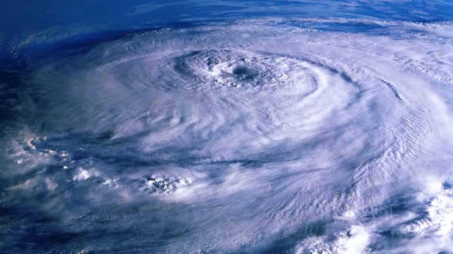 CẬP NHẬT Bão số 4: Tâm bão ngay trên vùng biển các tỉnh từ Hải Phòng đến Nghệ An
