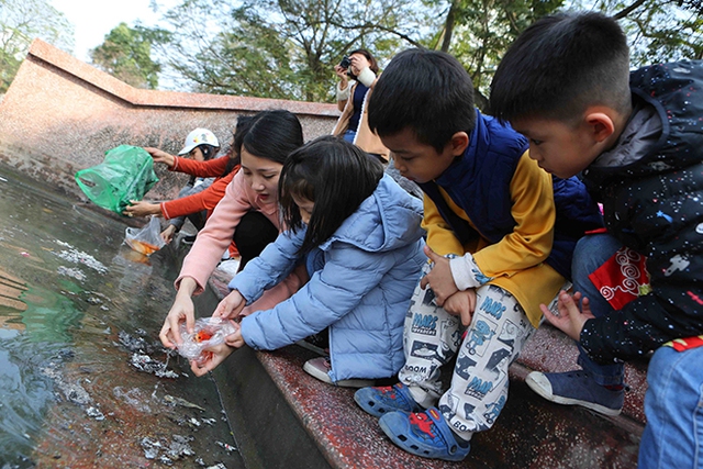 Cúng ông công ông táo, Ông công ông táo cúng gì, Đại kỵ cần tránh, Văn khấn, bài cúng, văn khấn ông công ông táo, bài cúng ông công ông táo, lễ cúng ông công ông táo