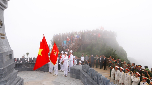 Lễ thượng cờ trên đỉnh thiêng Fansipan sẽ được tổ chức hàng tuần