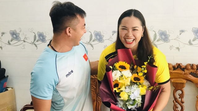 VĐV ném đĩa Nguyễn Thị Hải: Vẻ đẹp của người vợ hiền