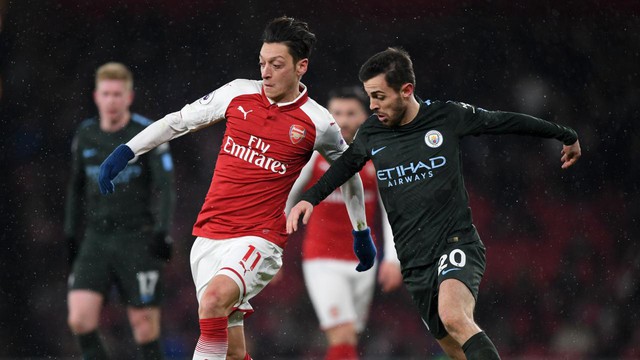 Video bàn thắng Arsenal 0-2 Man City: Sterling và Bernardo Silva rực sáng