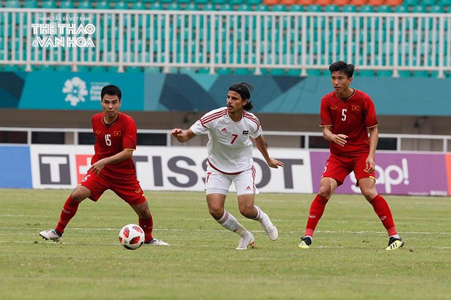 ĐIỂM NHẤN U23 Việt Nam 1-1 (pen 3-4) U23 UAE: Phòng ngự tuyến hai yếu. Tiến Dũng không còn 'xuân' trên chấm 11m