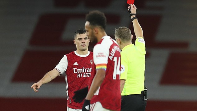 Thierry Henry từng tắt tivi khi thấy Granit Xhaka làm đội trưởng Arsenal