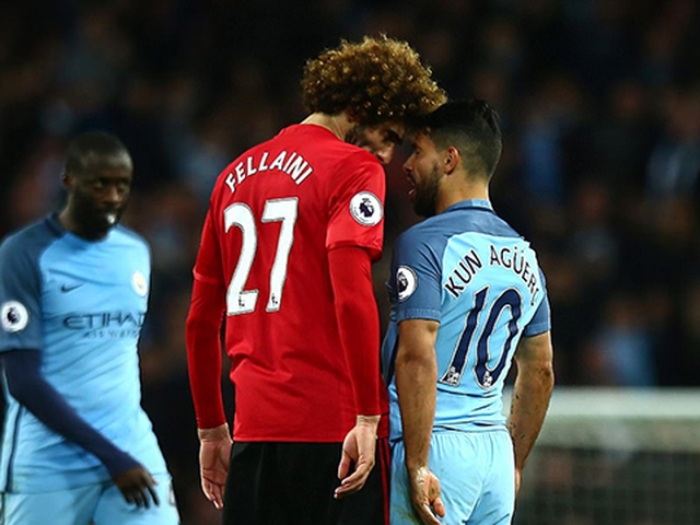 Fellaini húc đầu Sergio Aguero