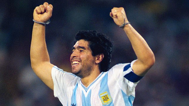 Huyền thoại Diego Maradona qua đời ở tuổi 60