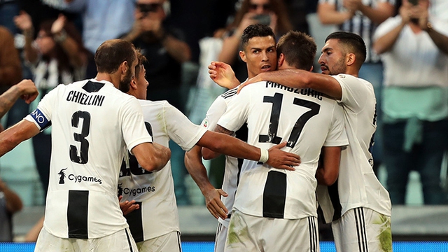 Juventus 1-1 Genoa (KT): Juve hòa trong ngày Ronaldo đi vào lịch sử