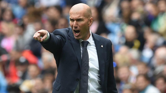 Zidane xác nhận sẵn sàng trở lại ghế HLV