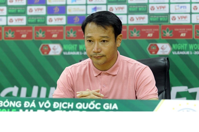 Cuộc đua trụ hạng V-League 2022: TPHCM có quyền tự quyết, Nam Định gặp lịch khó - Ảnh 2.
