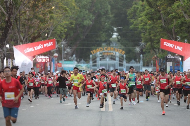 Hơn 10 ngàn người dự giải Marathon Quốc tế TP.HCM 2022 - Ảnh 2.